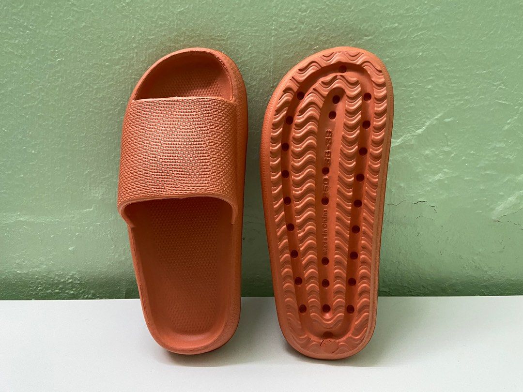 Orange slipper size 37 Women s Fashion Footwear Flipflops and