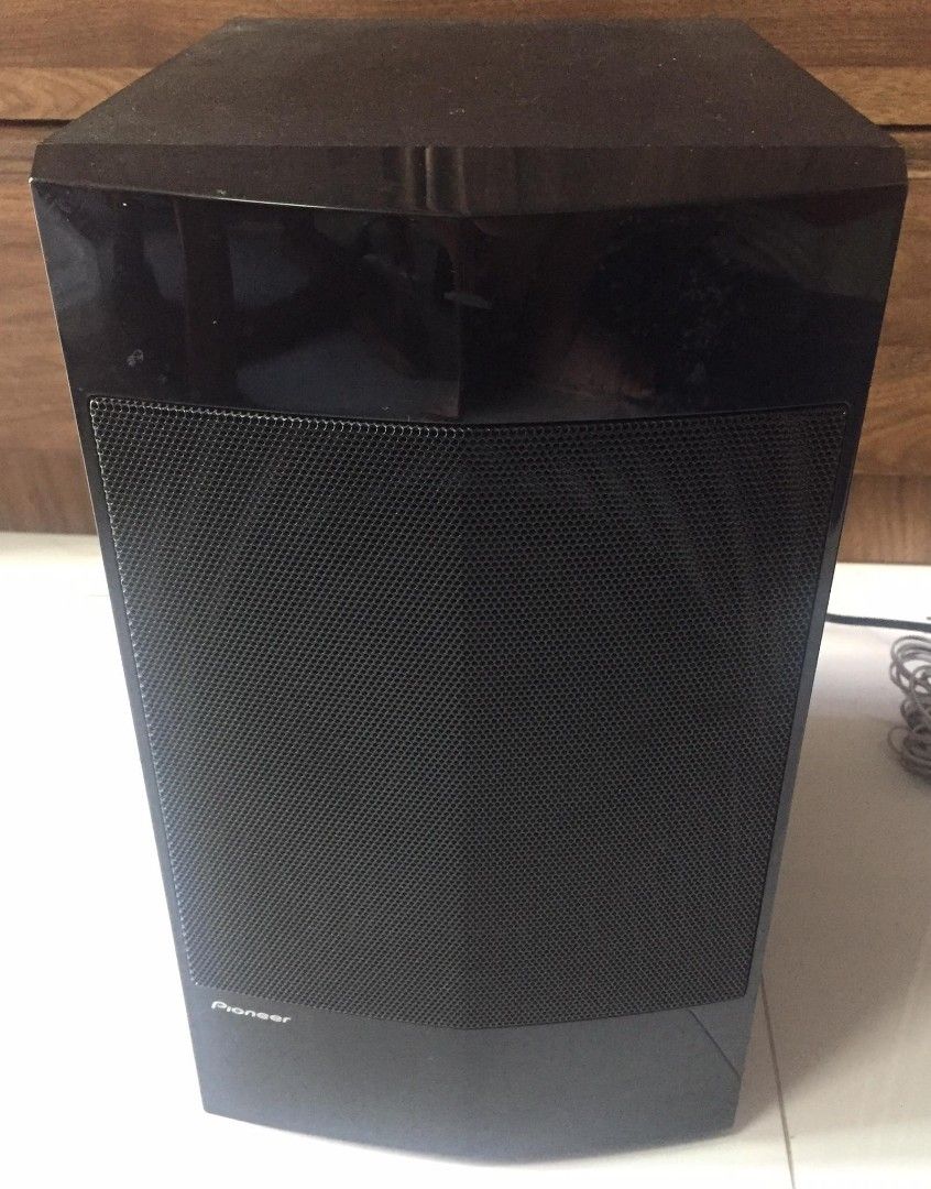 Pioneer DVD/CD Player with Speakers (Category: Soundbars, Speakers & Amplifiers) located in Pasig City. Submitted by sell.phi (Listing ID 1289038170, Image 3). Description: PICKUP ONLY! LAST PRICE, NO HAGGLING preloved Pioneer DVD/CD Player with Speakers VG condition no issue.