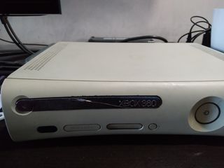 Pre Loved Still Working Xbox 360 with 11 Games Bundle