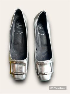 ROGER VIVIER Women’s metal buckle silver metallic square toe shoes size 37