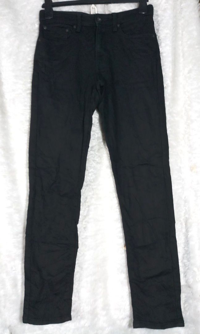 S] Authentic Uniqlo MEN slim fit ezy jeans in black, Fesyen Pria