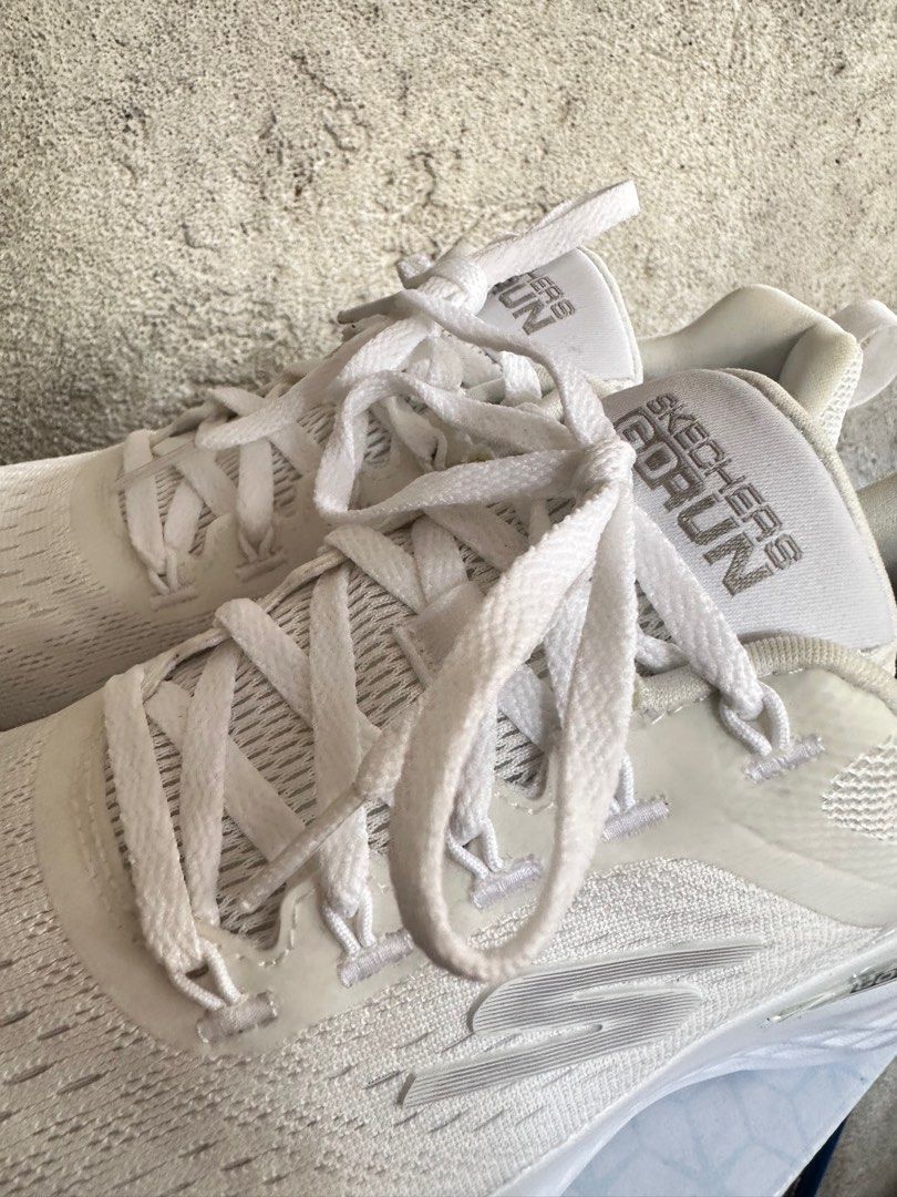 Skechers go shop run 5 beige