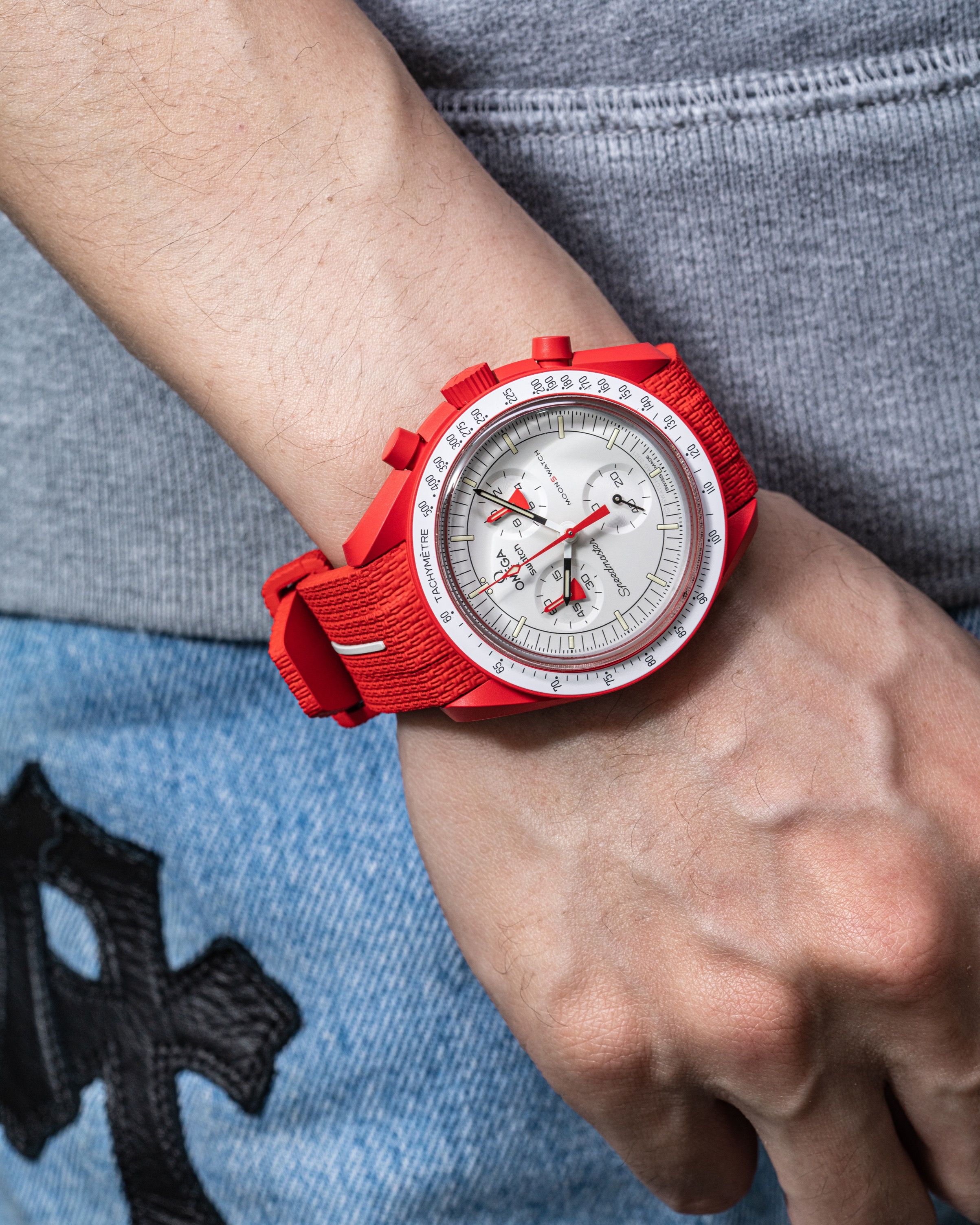 Solitaire Omega FKM rubber strap in Scarlet Red Omega x Swatch Speedmaster