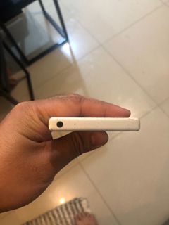 Sony xz1 compact dents only 2200