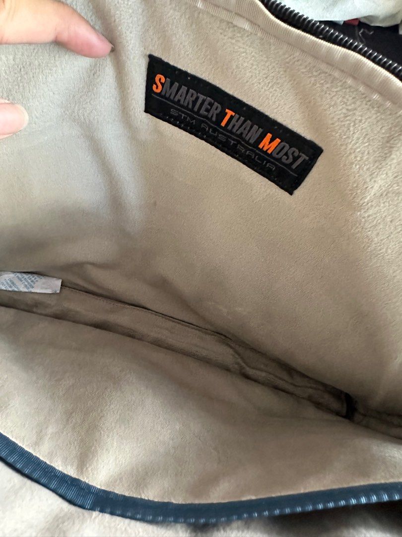 STM Laptop Bag (15 inch) (Category: Laptop Bags & Sleeves) located in Paranaque City. Submitted by rvp16 (Listing ID 1289031420, Image 2). Description: RFS: not using it anymore.
