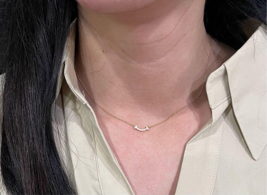 Tiffany mini discount smile necklace