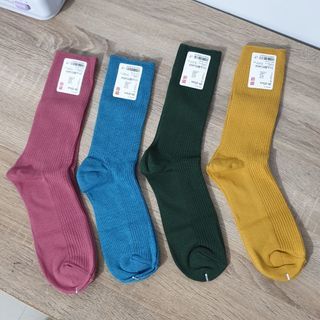 Uniqlo Ribbed Socks
