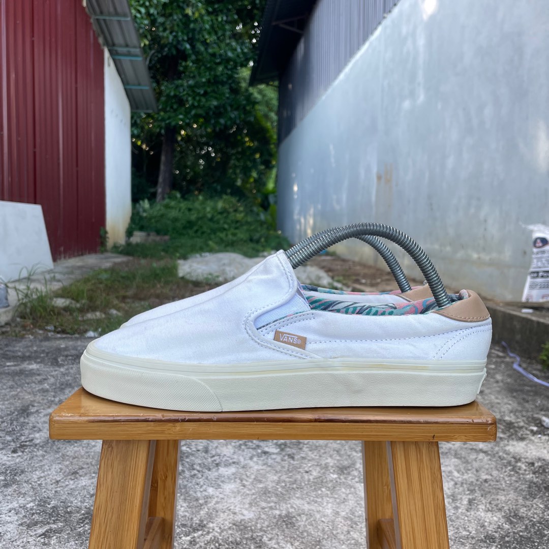 Cream vans deals on feet