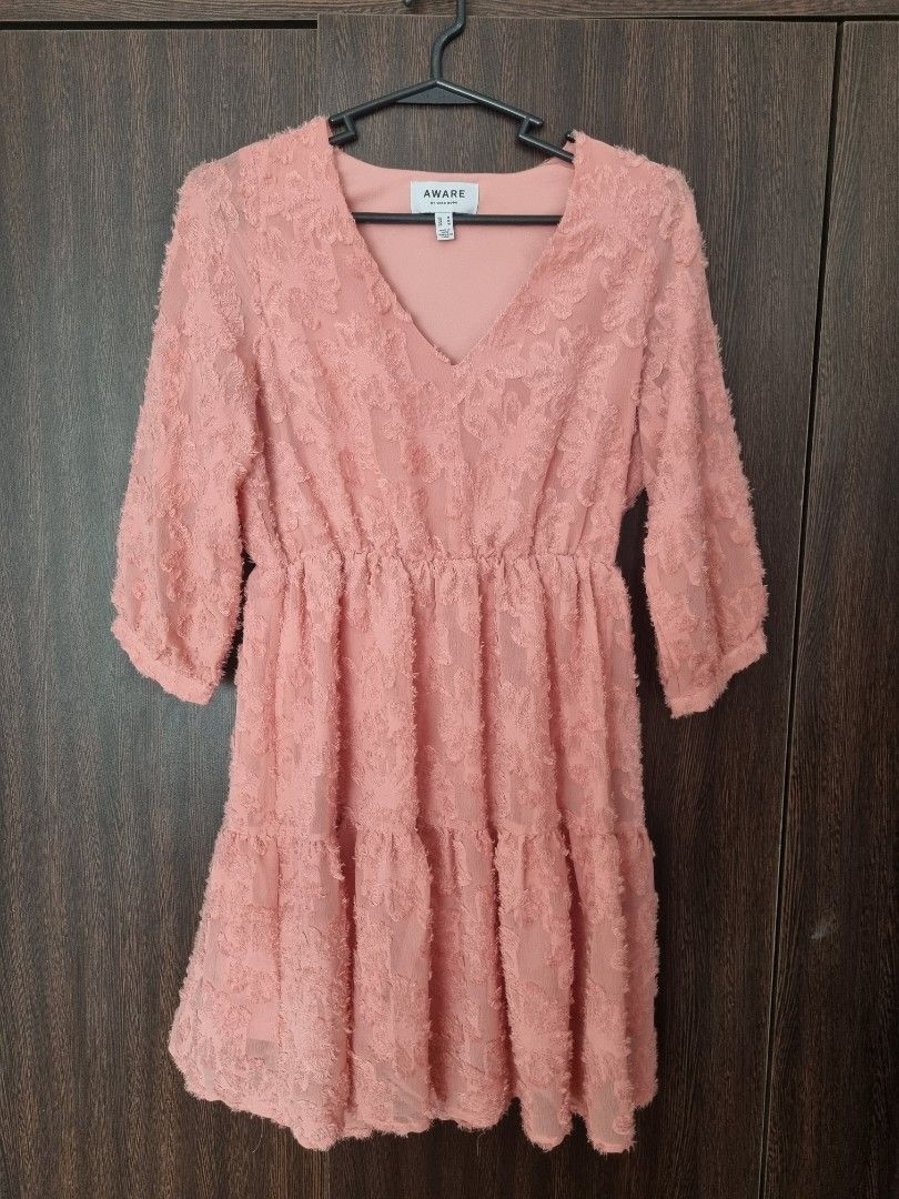 Vero Moda Salmon Pink Puff Sleeve Baby Doll V neck Tiered Short Dress, Women's Fashion, Dresses & Sets, Dresses on Carousell Vero Moda Salmon Pink Puff Sleeve Baby Doll V neck Tiered Short Dress, Women's Fashion, Dresses & Sets, Dresses on Carousell