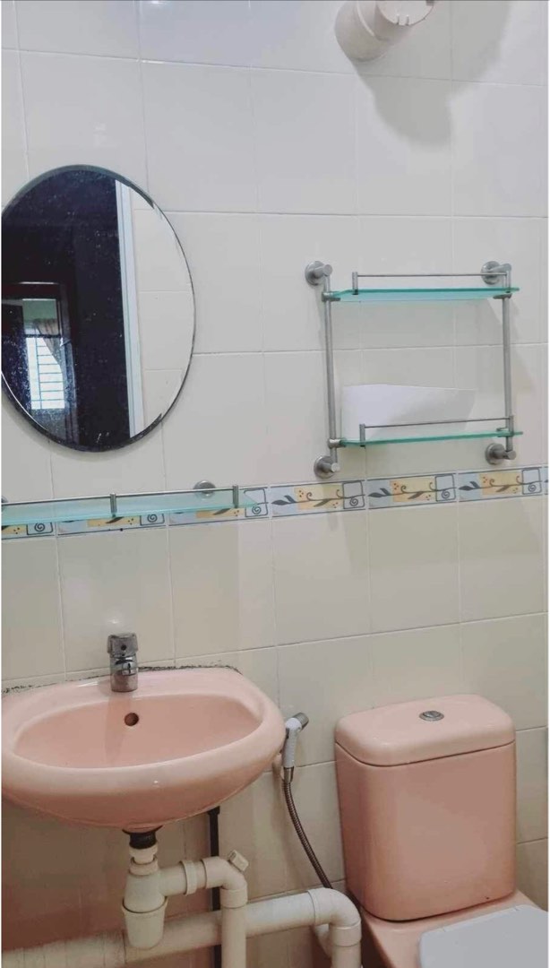 (Category: ) located in . Submitted by alanlim001818 (Listing ID 1289258463, Image 1). Description: .