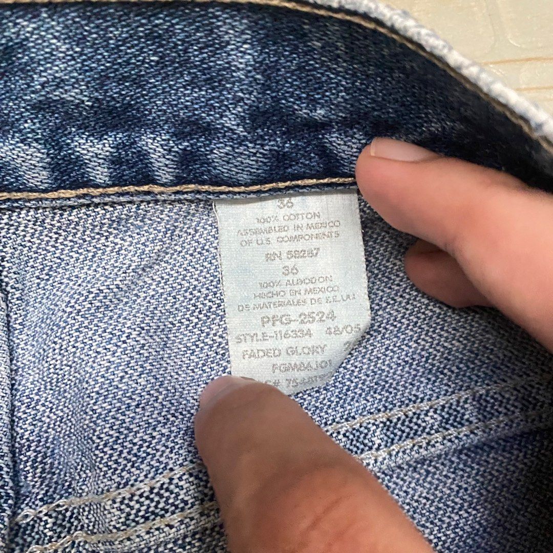 80’s Faded Glory Jorts (Category: Jeans) located in San Simon. Submitted by thriftdeal3r (Listing ID 1289332947, Image 3). Description: One of my favorite pieces Width: 34 (36 on tag) Length: 21 Hem: 10.5 Issue pinhole Color rate: 9/10 Good condition Courier: J&T Model height: 6’ 0.