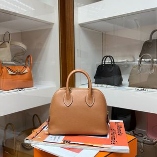 （分類：）位於 。 由 ccluxurywithhm 提交（商品編號 1288273085，圖片 1）。簡介： 。