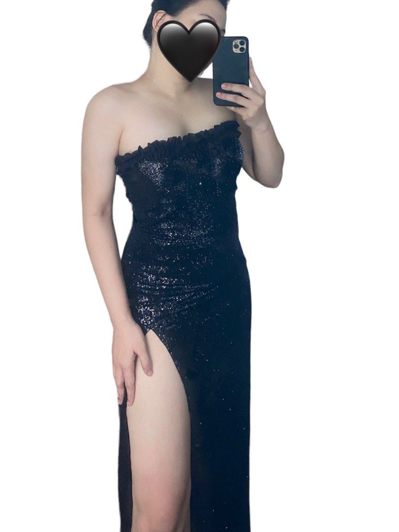 Black Long Gown RENT (Category: Evening dresses & gowns) located in Rizal. Submitted by _carla_ (Listing ID 1242951049, Image 1). Description: Black Long Gown for Rent Fabric: Sequins Size: 27- 30 waistline Price : 700 MOP: Gcash/Cash Loc: Taytay, Rizal Delivery : Lalamove #longgown #longgownforsale #blackgown #taytaygown #glitterylonggown #gownwithslit #eveninggownforrent #gownforrent.