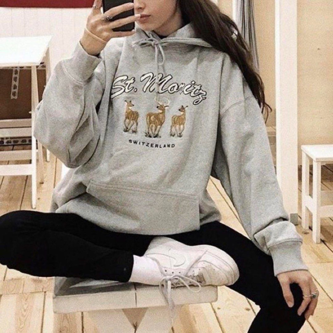 Brandy Melville Oversized Hoodie, Women's Fashion, Coats, Jackets and  Outerwear on Carousell