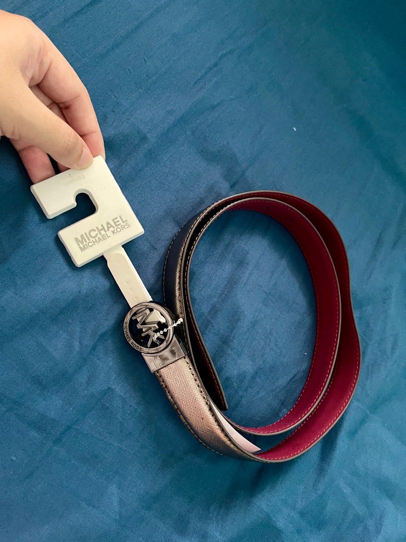 BN/Unused MK reversible belt (Category: Belts) located in Cainta. Submitted by jdcmd (Listing ID 1289320369, Image 3). Description: BN/Unused US bought Reversible Size L on Tag RFS: not using SF co buyer via lalamove, grab or lbc only Payment first basis Gcash or bank From Cainta.