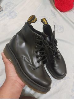 Doc Martens 101 6-Eye Black Smooth boots