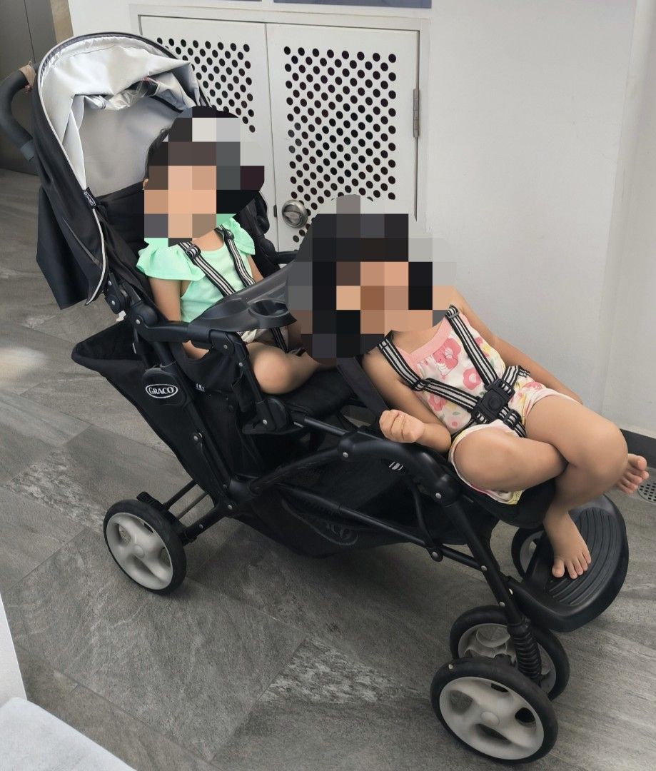 Double Stroller Graco Europe 1855707 Single hand closing