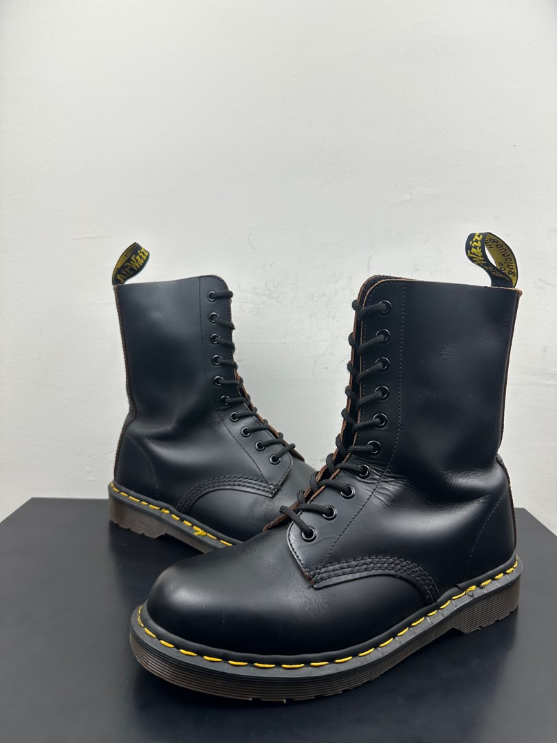 Dr Martens Vtg Quilon UK8 MIE Men s Fashion Footwear Boots on