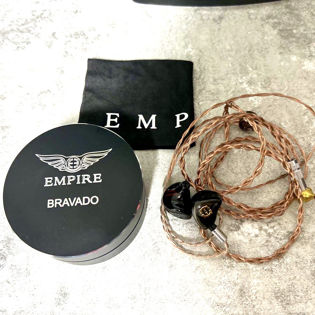 最終値下げEMPIRE EARS Bravado Holiday Edition - オーディオ機器