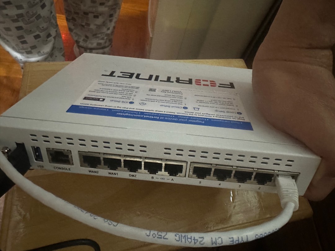 Fortinet Fortigate 60F UTM 2025年11月13日 Fortinet FortiGate 60F - security appliance - with 1 year