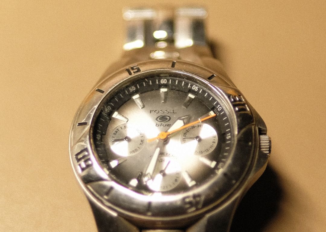 Fossil Blue BQ 9197 Quartz 100m Watch (Category: Men's Watches) located in Makati City. Submitted by atthemerrygoround (Listing ID 1289312073, Image 1). Description: Negotioable Just the watch, and the battery is dead needs replacement Will refund if battery replacement doesn’t work.