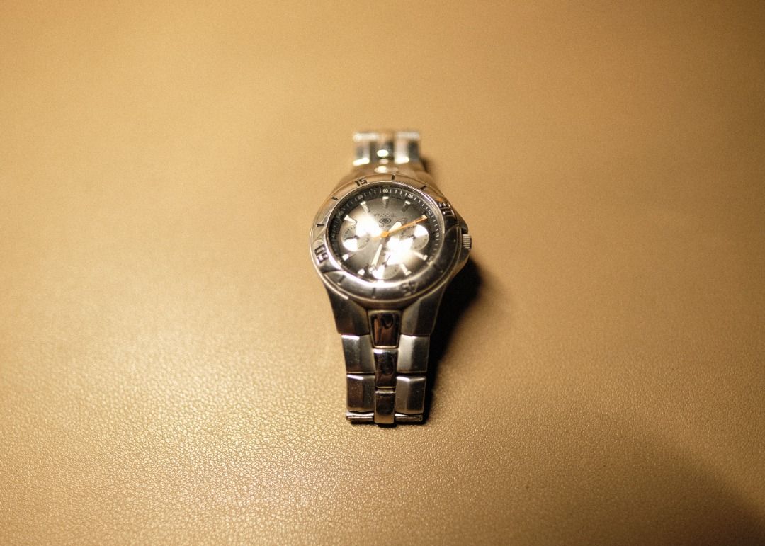 Fossil Blue BQ 9197 Quartz 100m Watch (Category: Men's Watches) located in Makati City. Submitted by atthemerrygoround (Listing ID 1289312073, Image 2). Description: Negotioable Just the watch, and the battery is dead needs replacement Will refund if battery replacement doesn’t work.