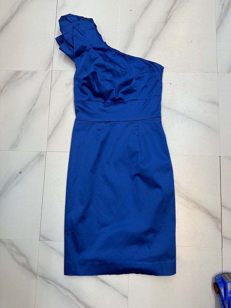 Guess by Marriano Royal Blue Venus Cut Cocktail gown Dress Fitted Party Sexy Plain Elegant Event Formal Women s Fashion Dresses Sets Evening dresses gowns on Carousell