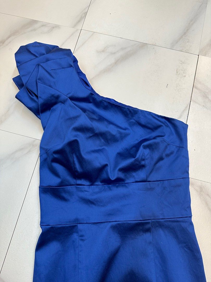 Guess by Marriano Royal Blue Venus Cut Cocktail gown Dress Fitted Party Sexy Plain Elegant Event Formal Women s Fashion Dresses Sets Evening dresses gowns on Carousell