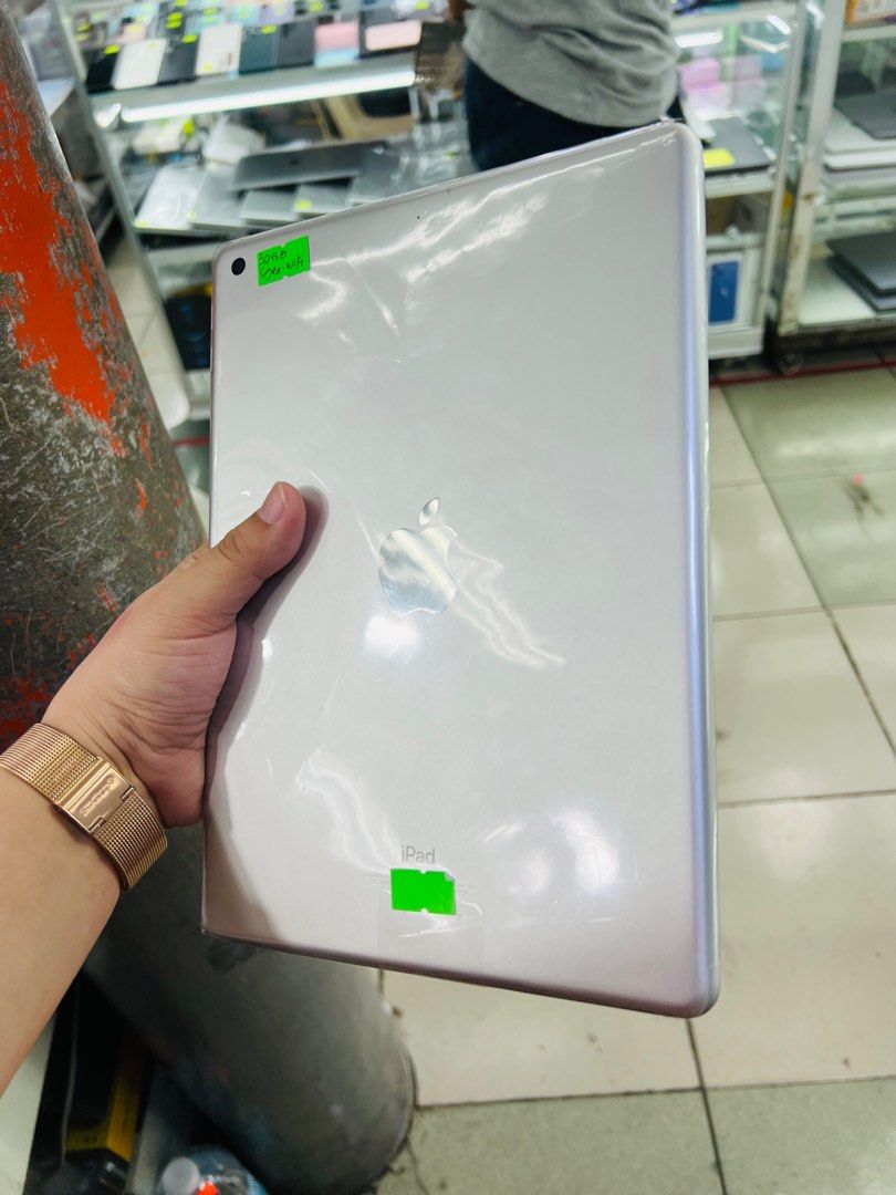 Ipad 6th Gen 32gb Wifi only (Category: iPad) located in San Juan City. Submitted by javedsgadgetshop (Listing ID 1289228258, Image 2). Description: OPEN FOR INSTALLMENT VIA CREDIT CARD/GGIVES & SWAP/TRADE-IN! WE BUY AND SELL ( ANYKINDS OF UNIT BINIBILI PO NAMIN)! PTPA : Padelete po f bawal Read ❗️Onhand ‼️ Ipad 6thgen •32gb •NTC Variant •Good batt health •Wifi Only •95% Smoothness •No hidden issue | No Repaired •100% Authentic | Not Refurbished •