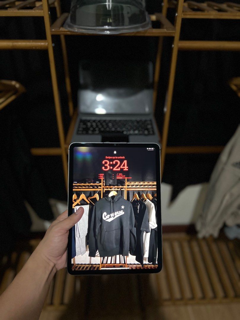 Ipad pro 11 256gb cellular (M1) 3rd gen (Category: iPad) located in Quezon City. Submitted by tyler8. (Listing ID 1289341250, Image 1). Description: Ipad pro 11 256gb (3rd gen) M1 chip Celullar -42,500 Open for swap (ios) Pref: (Iphone, Ipad) Used brandnew 9.9/10 Condition All working Unit comes w/ Case, Keyboard worth 3,450 & type c cable. For meetup: Around Marikina area- Gateway cubao area..