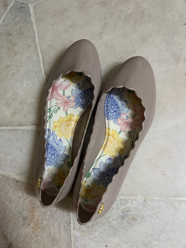 Born allie top scalloped ballet flat