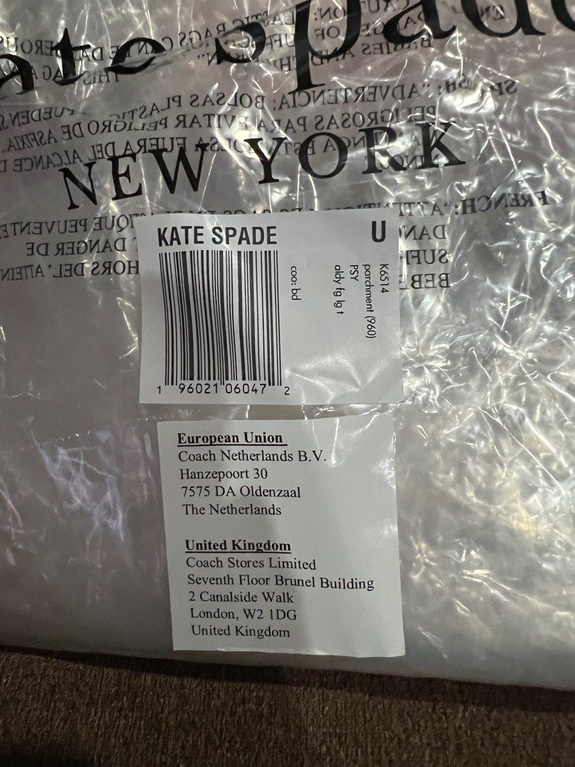 Kate Spade Everything Large Tote Jacquard (Category: Luxury Bags & Wallets) located in San Pedro. Submitted by misslumi (Listing ID 1289412275, Image 2). Description: ✅RETAIL ITEM✅ Limited edition - green multi color Bought from Kular Fashion website last March 23, 2023 and paid custom duties for it to be shipped from UK to PH. Part of my personal collection. Never used. Kept in storage. ✅Comes with dust bag, polyplastic, tags, care card, pouch w
