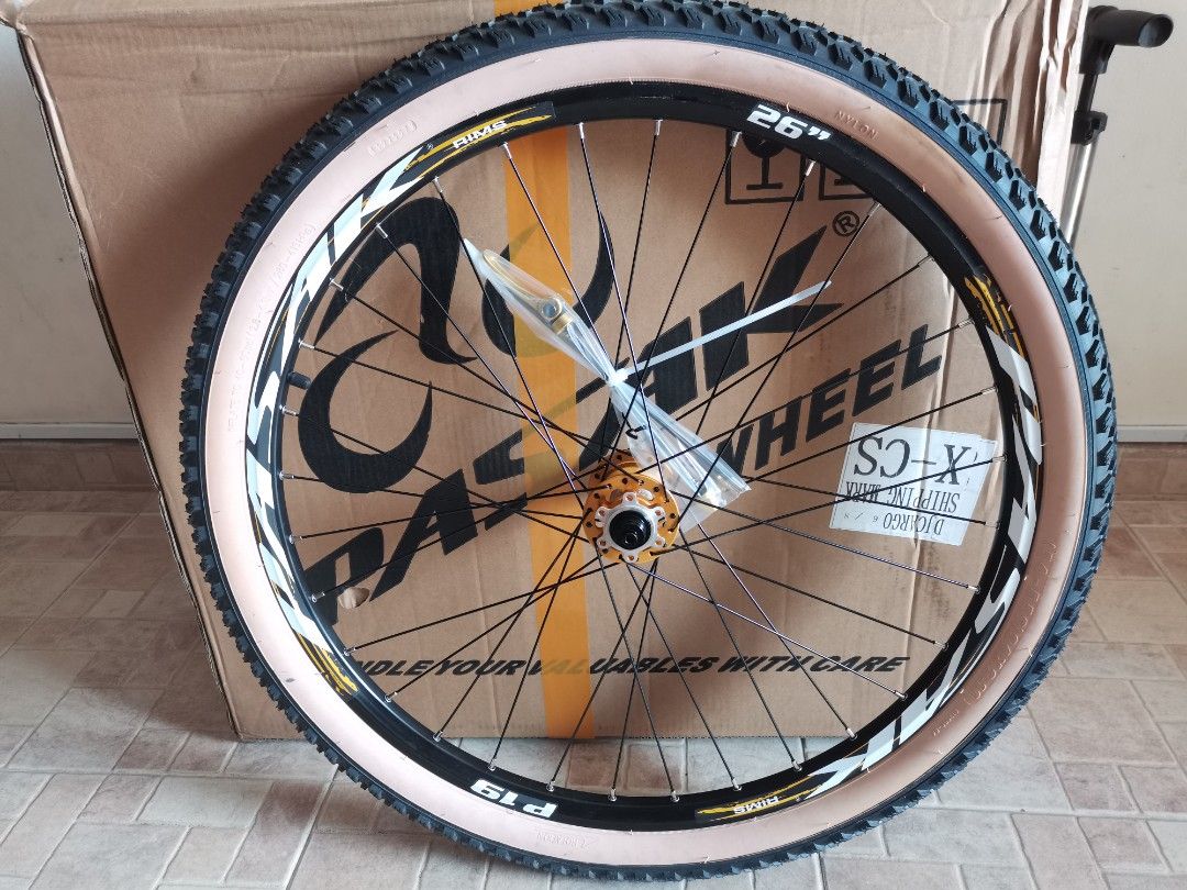 Loud mountain shop bike hubs