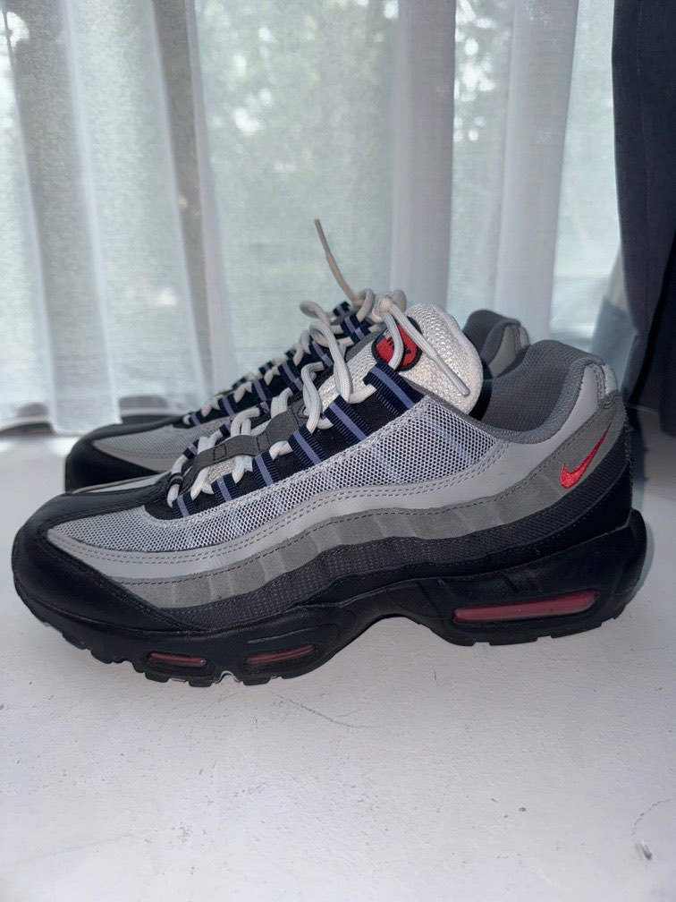 Nike 95 cool grey top