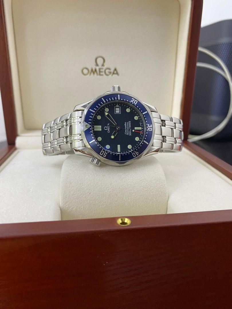 Omega 25618000 top