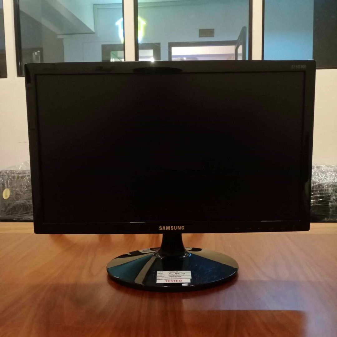 Samsung Monitor S19D300NY, Computers & Tech, Parts & Accessories ...
