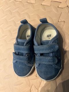 Size 23 H&M Comfortable Denim Velcro Toddler Shoes for boy or girl (unisex) | Great condition (just needs a bit of cleaning:))