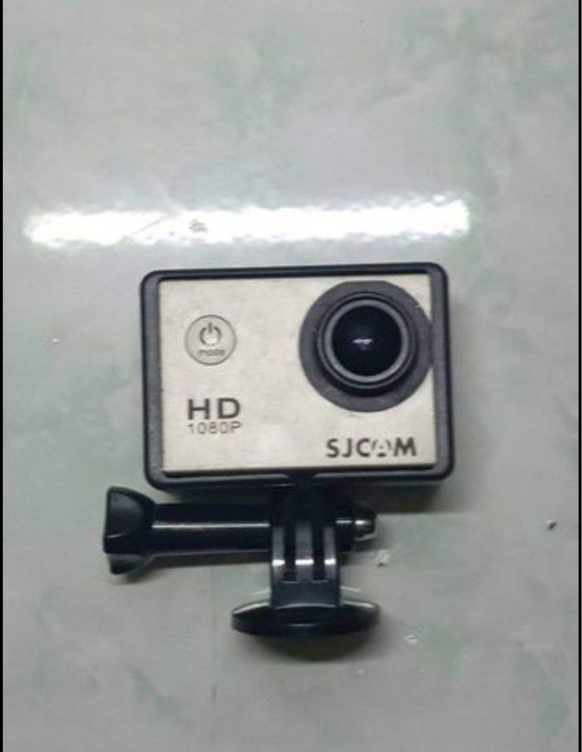 SJCAM 4000 (Category: Cameras) located in Mandaluyong City. Submitted by satinjuniper (Listing ID 1289294974, Image 1). Description: Micro SD card lang kulang Waterproof case and normal case is included RFS: need funds.