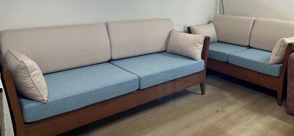 (Category: ) located in . Submitted by sofacover (Listing ID 1289307162, Image 1). Description: .