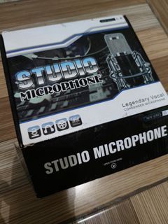 Studio microphone with condenser
