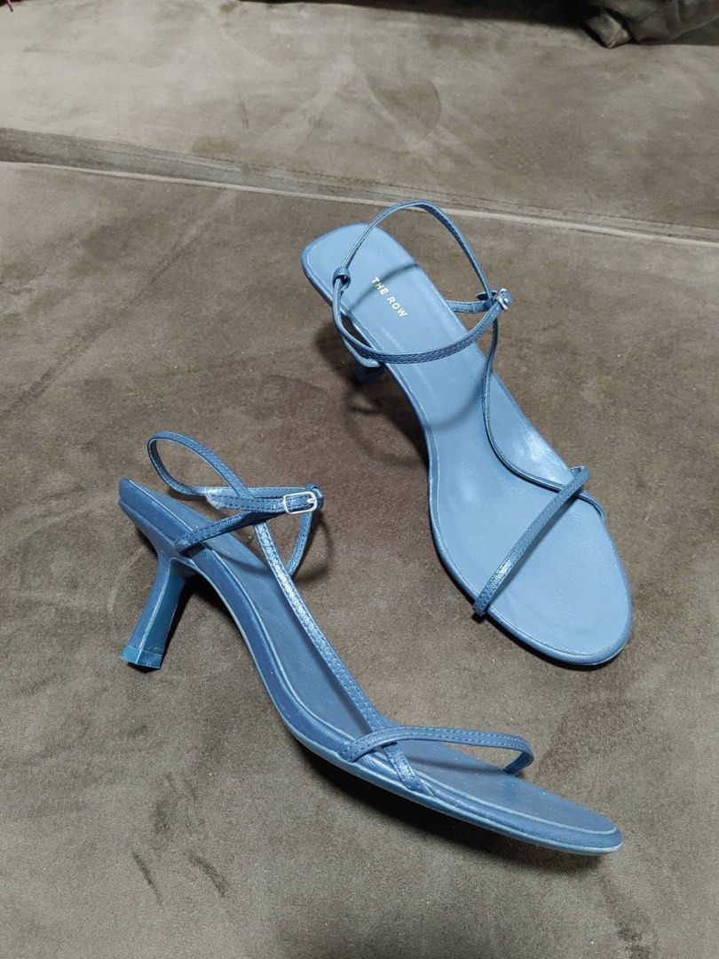 The row clearance naked sandal