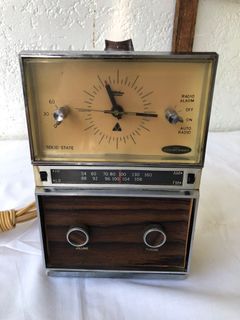 Vintage 8 inches Solid State Transistor Clock Radio  as-is Not Working   C4