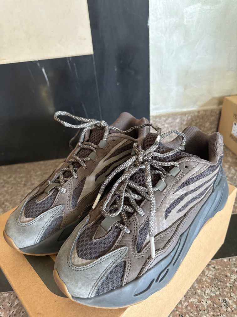Yeezy Boots 700 v2