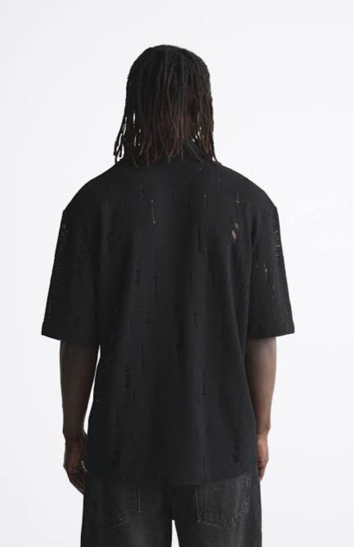 Zara Distressed Textured Shirt (Category: Tshirts & Polo Shirts ) located in Cordon. Submitted by bitxybitx (Listing ID 1289387889, Image 2). Description: Zara Distressed Textured Shirt Size XL Used twiced bought it for 2995 Barely used .