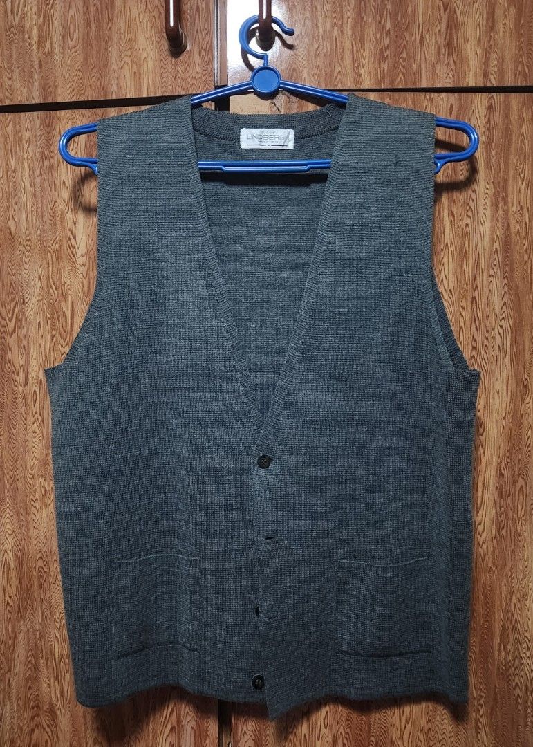15 LINDBERGH KNITTED WAIST VEST COAT Men s Fashion Coats Jackets and Outerwear on Carousell