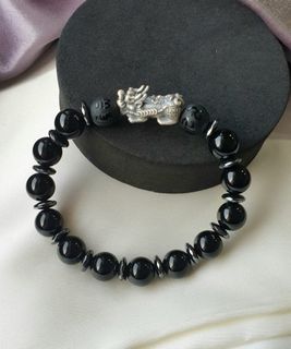 (Category: ) located in . Submitted by joviedesignz (Listing ID 1229555000, Image 1). Description: .