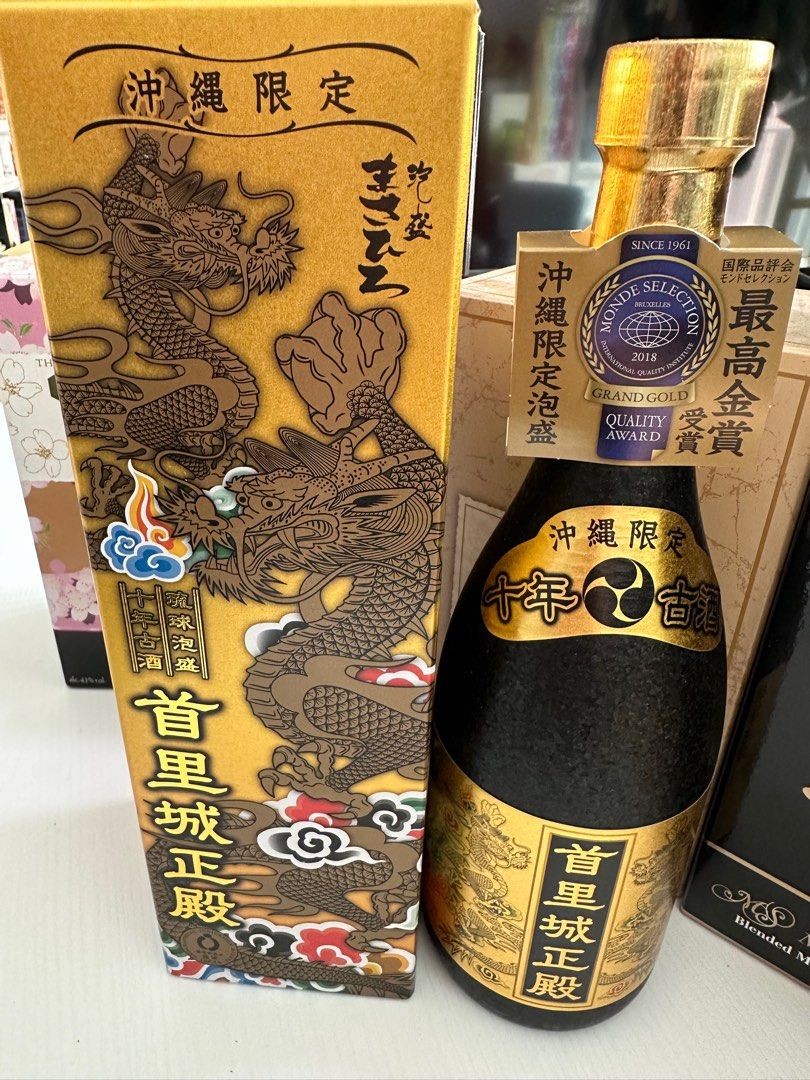 沖繩限定琉球泡盛首里城正殿金十年古酒, 嘢食& 嘢飲, 酒精飲料- Carousell