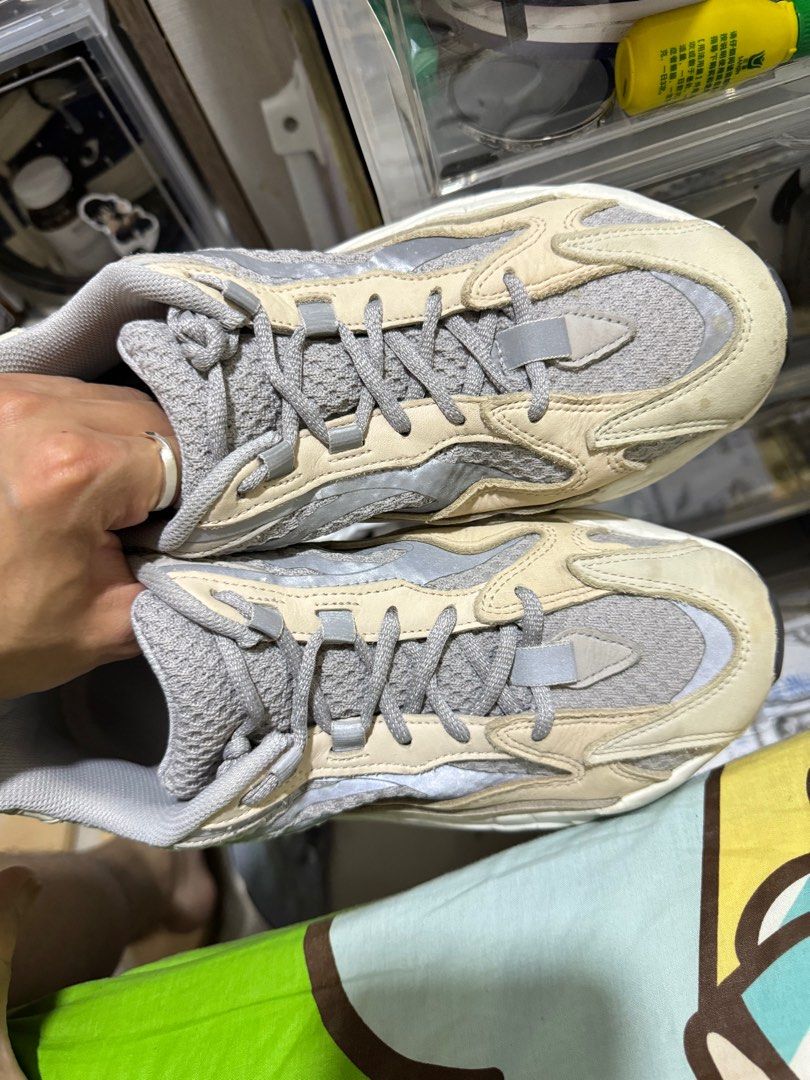 yeezy 700 v2 cream fake