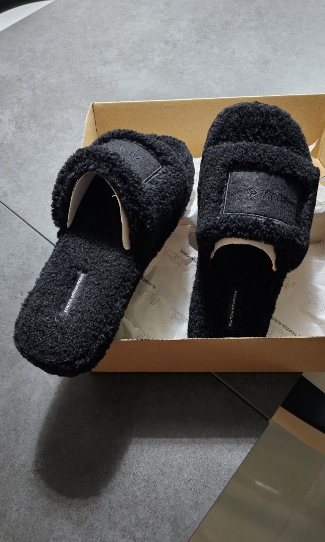International slippers brands cheap