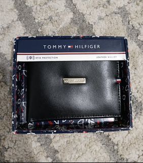 Authentic Tommy Hilfiger Men's Wallet